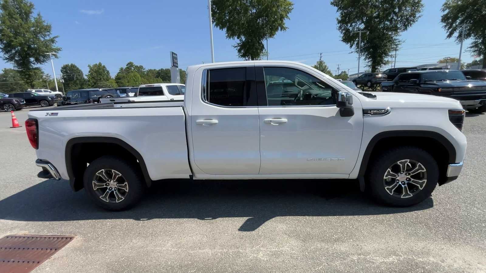 2026 GMC Sierra 1500 SLE