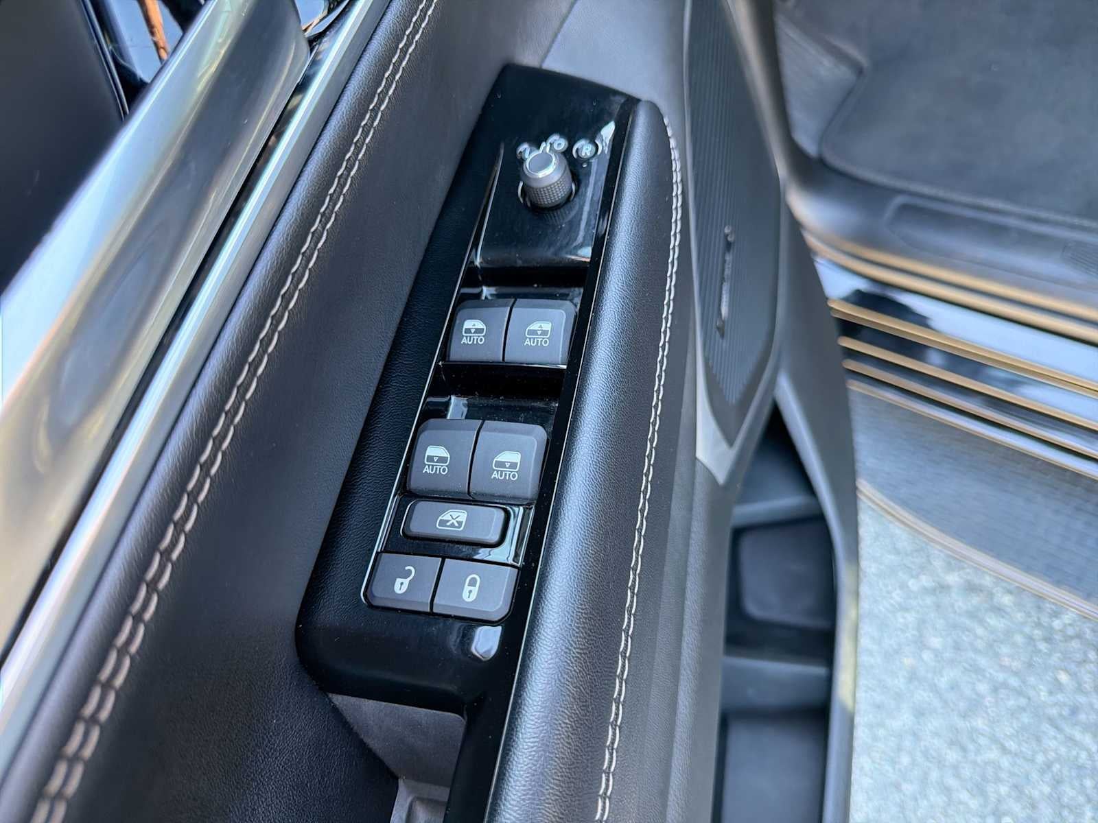 2024 Jeep Wagoneer Series II Carbide