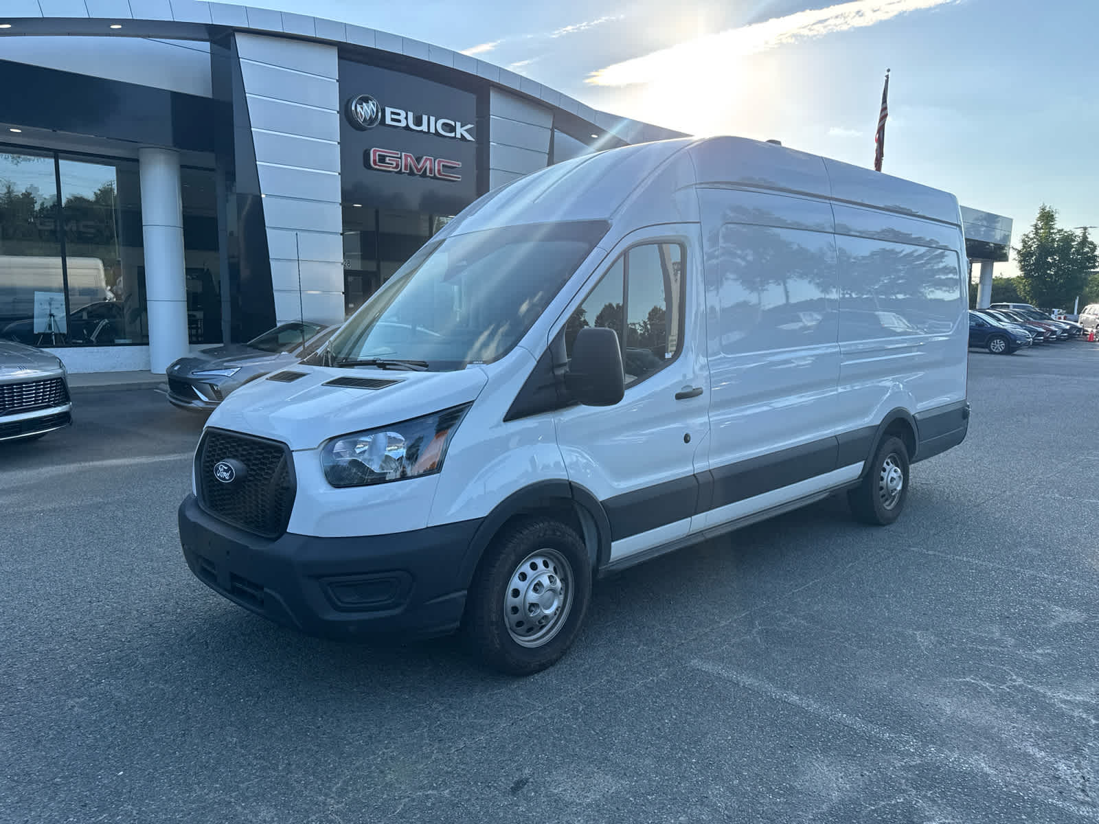 2026 Ford Transit T-350 HD 148" EL Hi Rf 9950 GVWR RWD