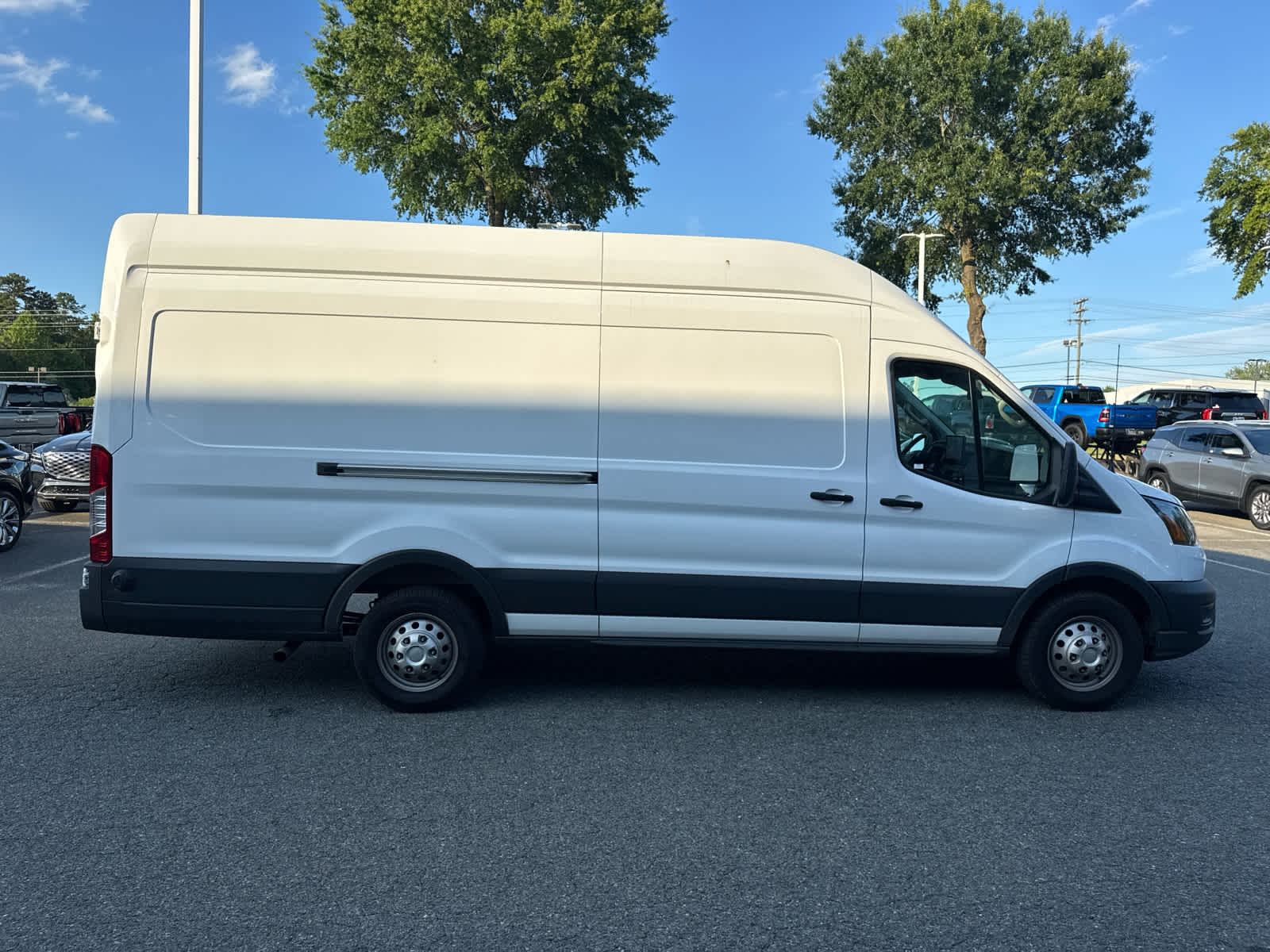 2026 Ford Transit T-350 HD 148" EL Hi Rf 9950 GVWR RWD