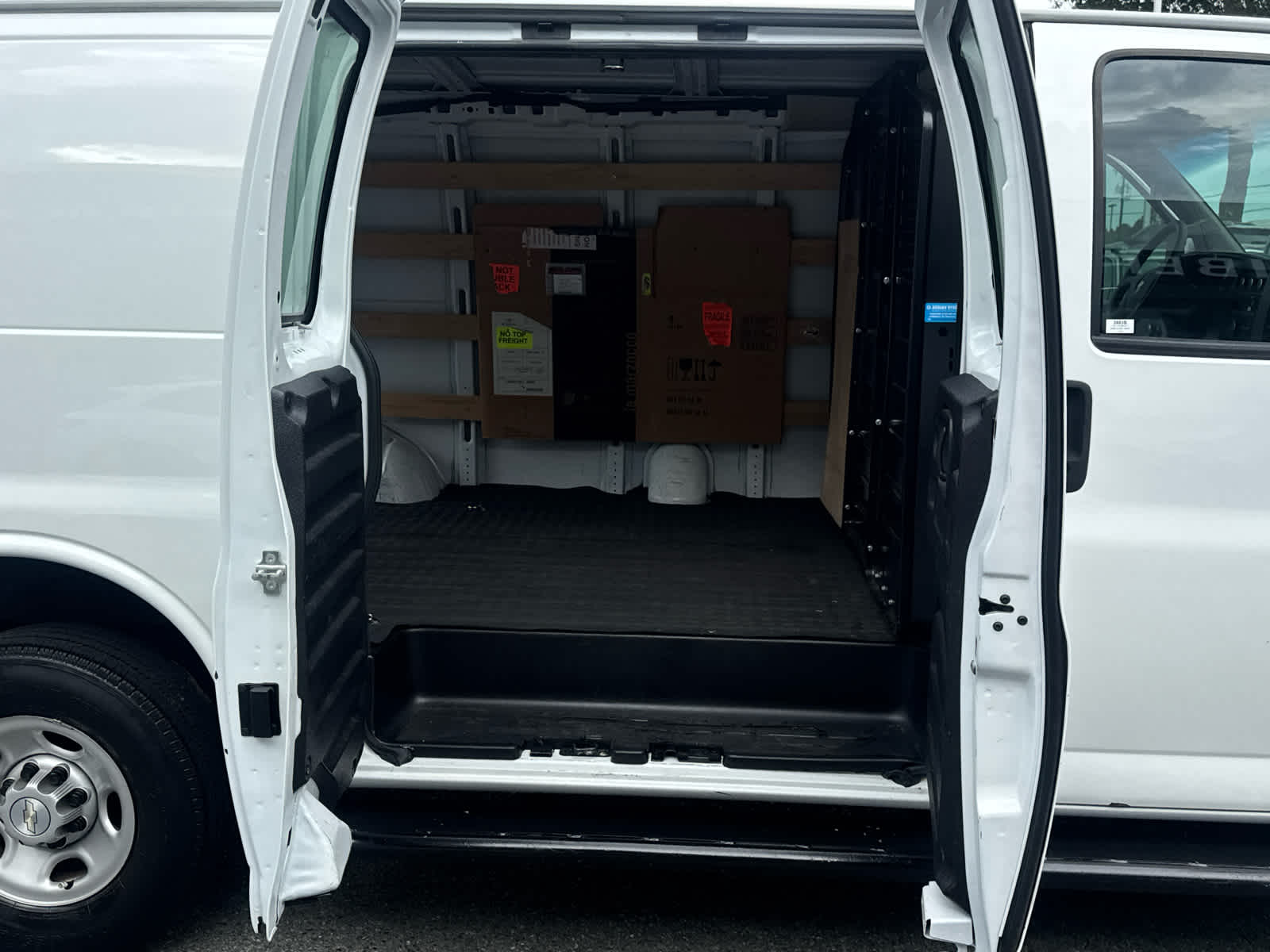2021 Chevrolet Express Cargo Van RWD 2500 135"