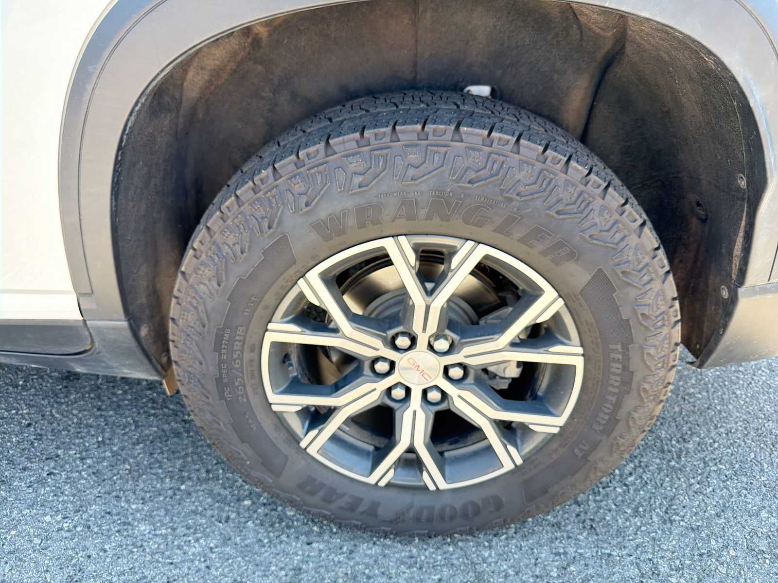 2024 GMC Acadia AWD AT4