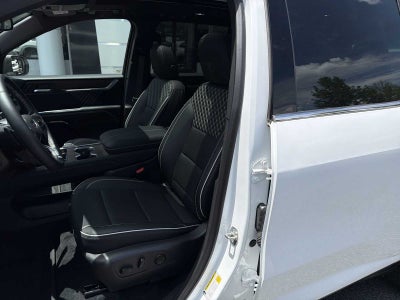 2024 GMC Acadia AWD Denali