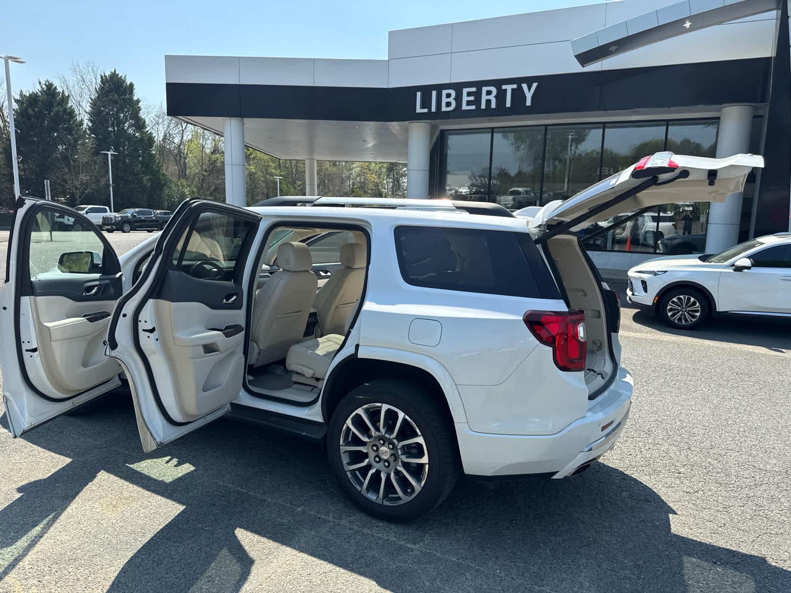 2023 GMC Acadia Denali