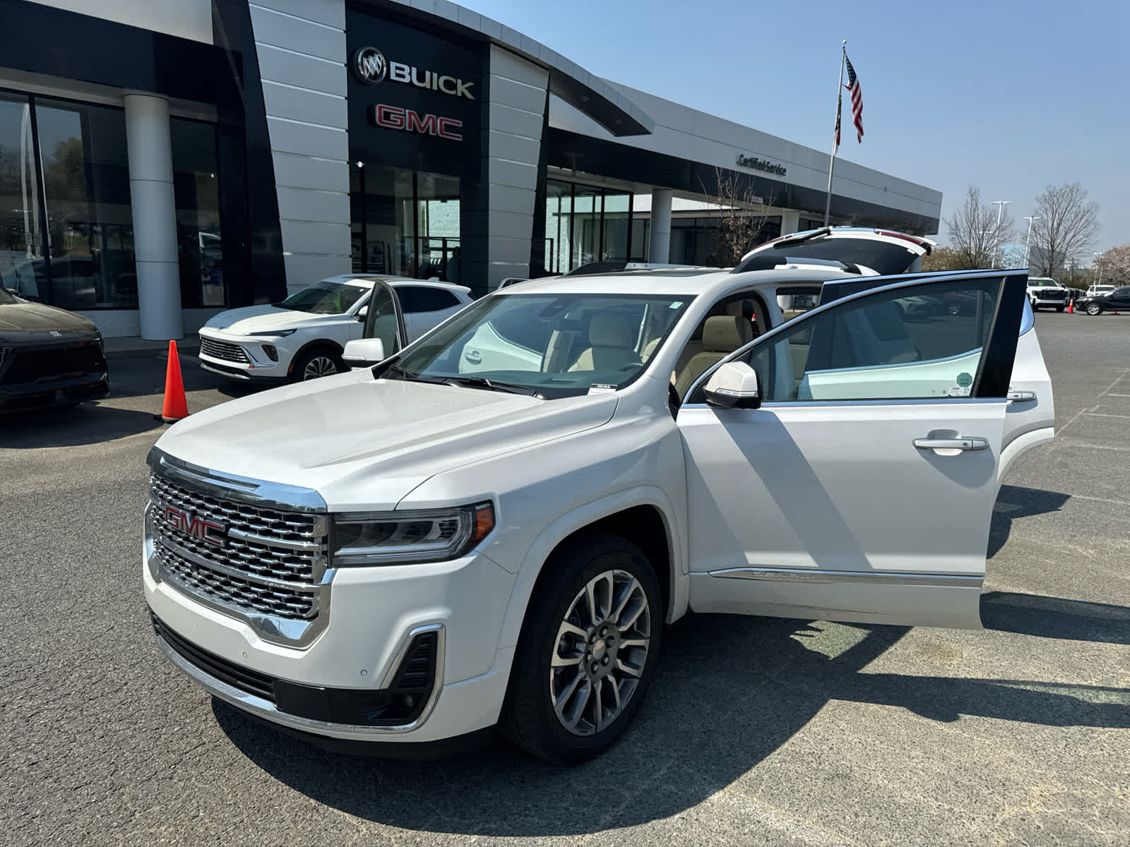2023 GMC Acadia Denali