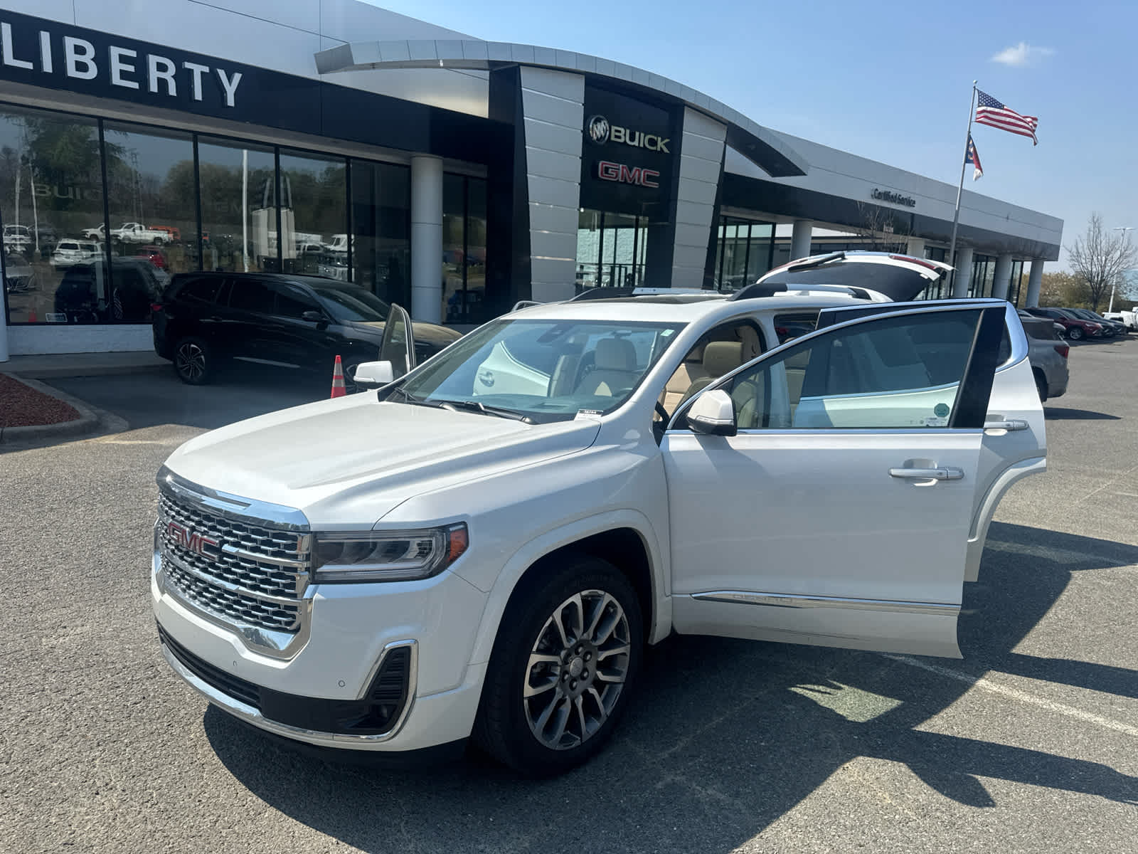 2023 GMC Acadia Denali