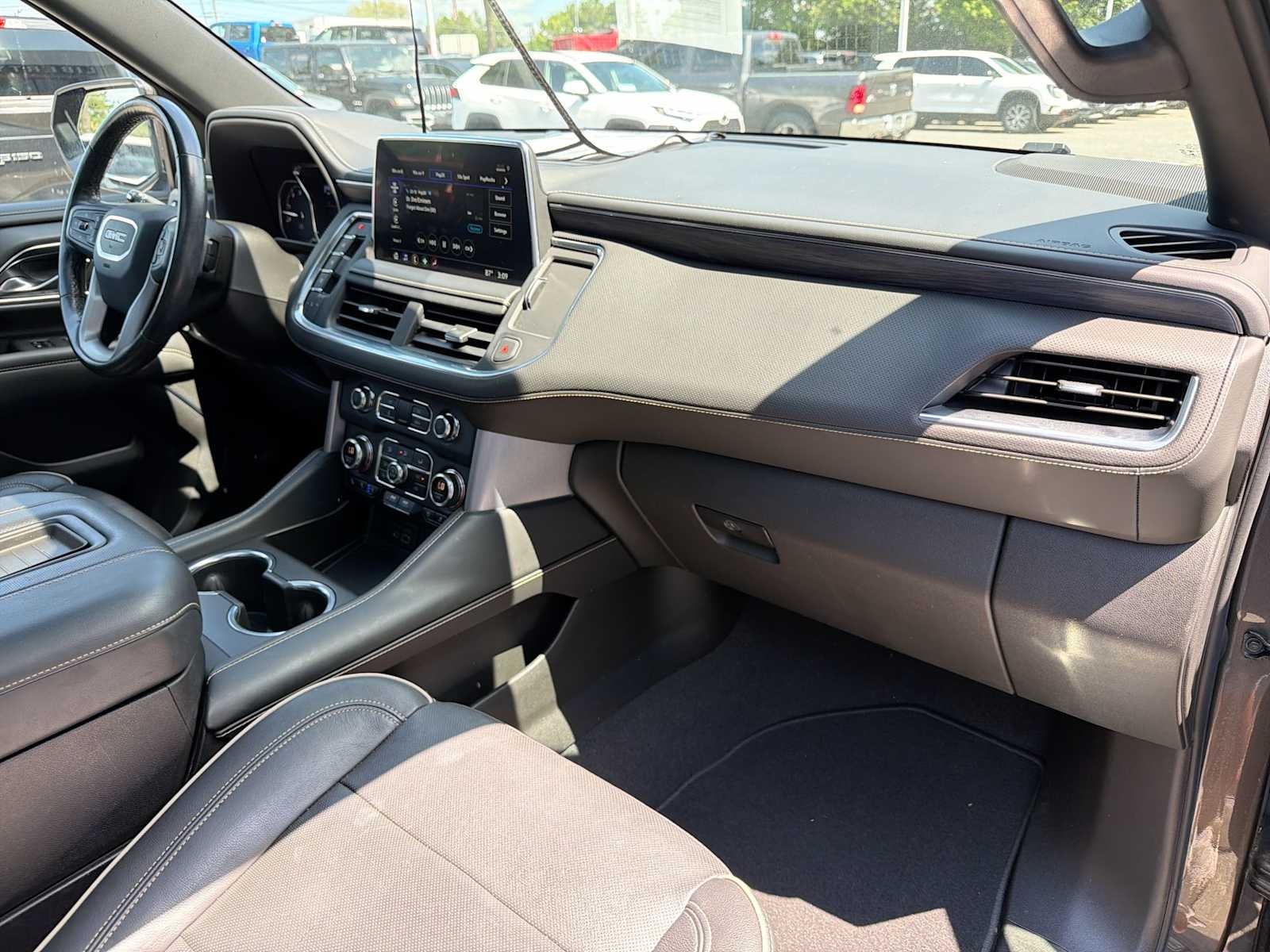 2021 GMC Yukon SLT