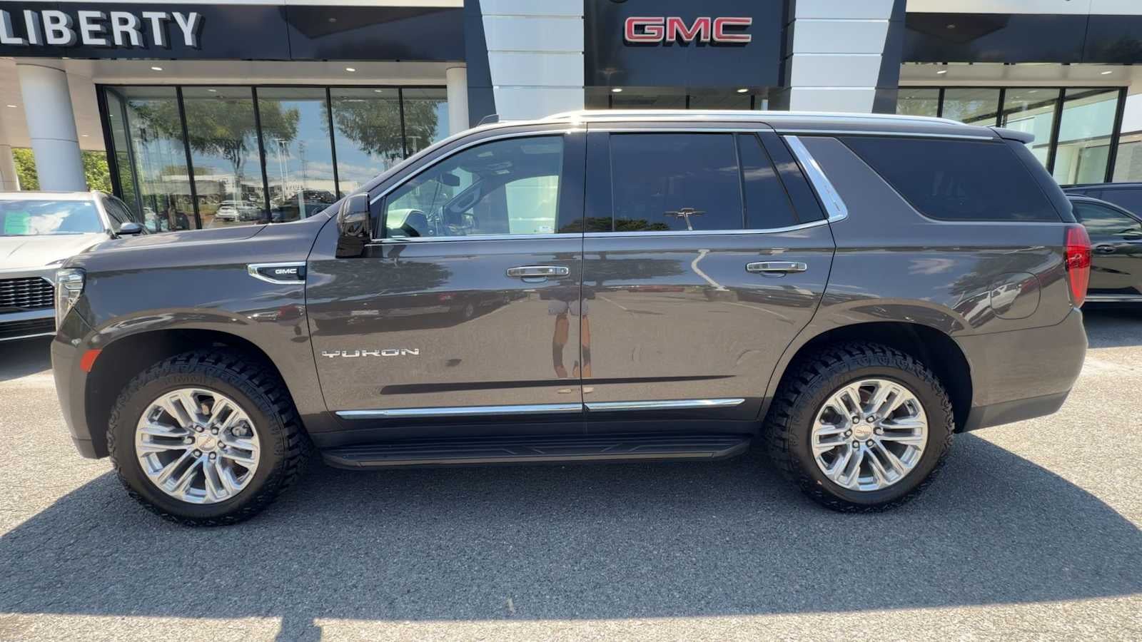2021 GMC Yukon SLT