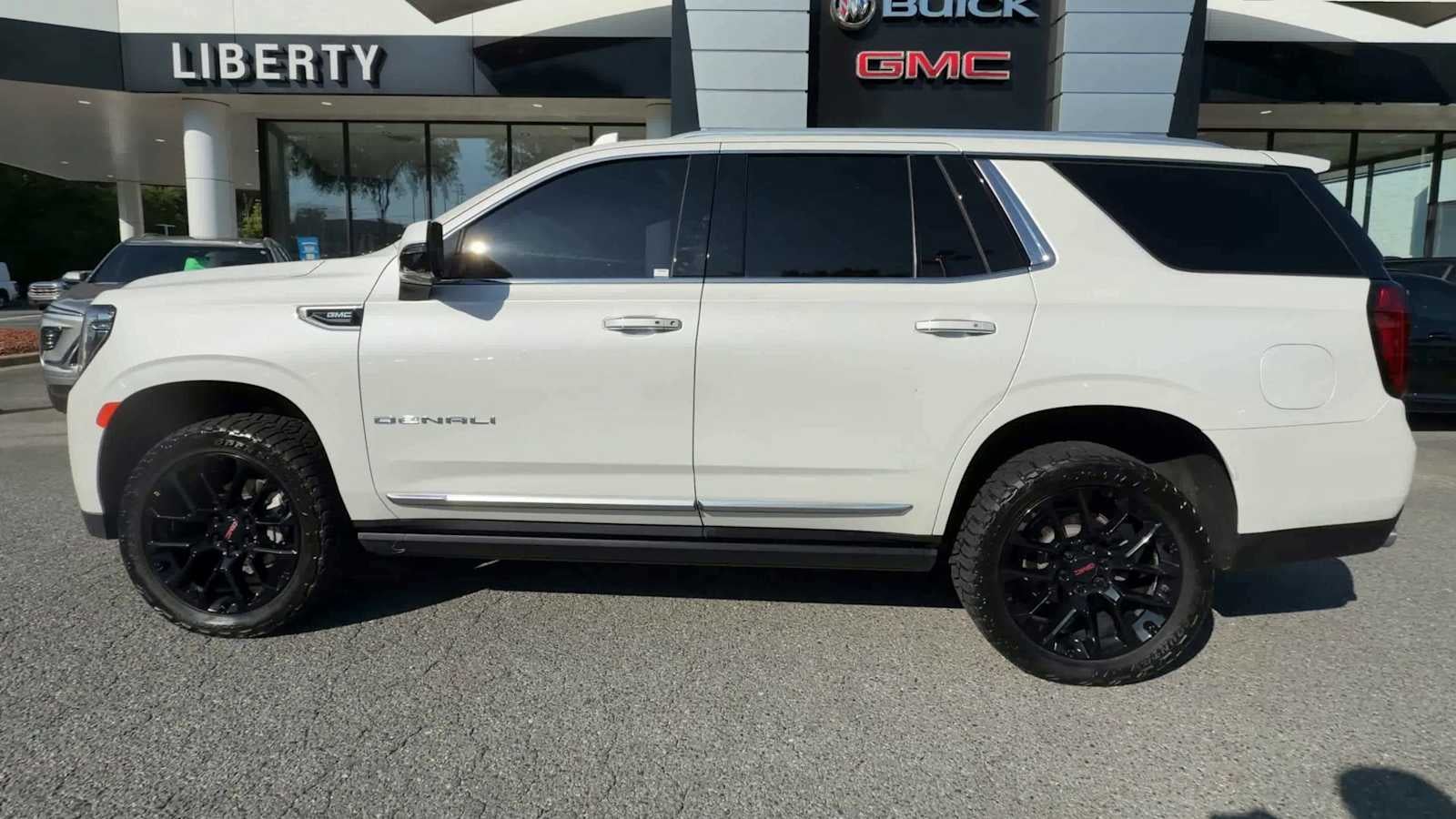 2022 GMC Yukon Denali Denali