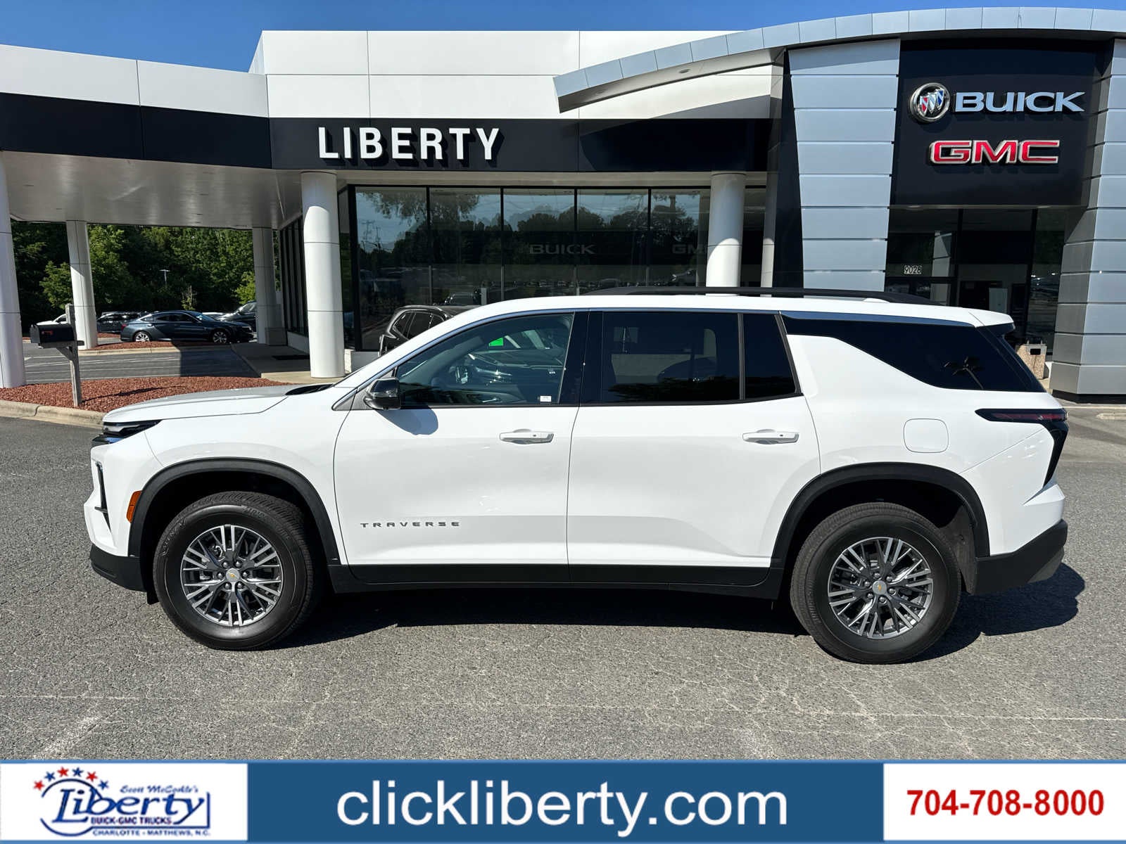 2025 Chevrolet Traverse FWD LT's photo
