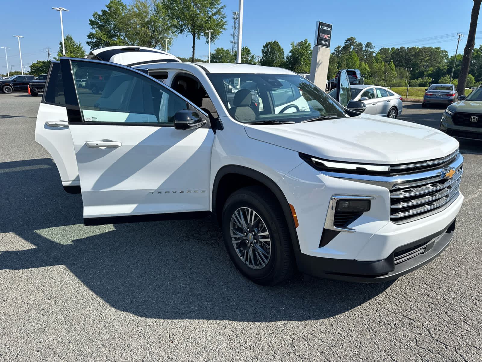 2025 Chevrolet Traverse FWD LT