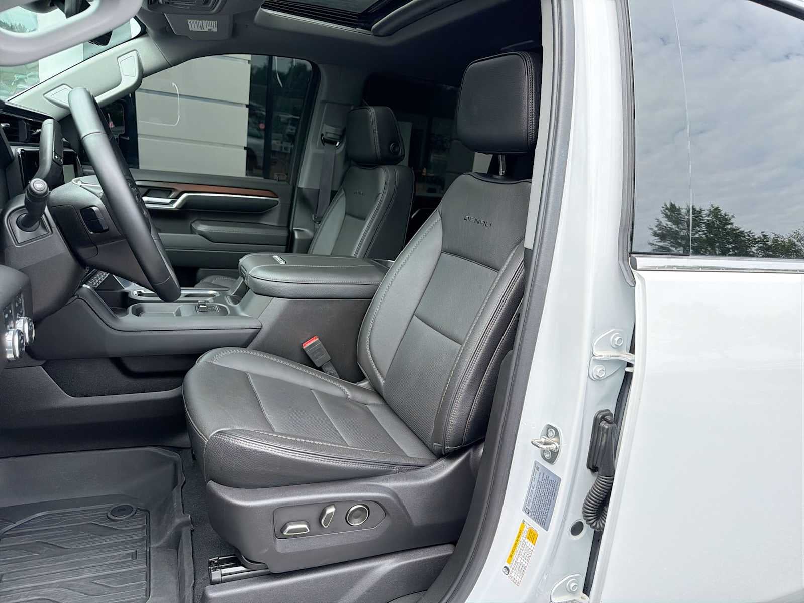 2024 GMC Sierra 3500HD Denali