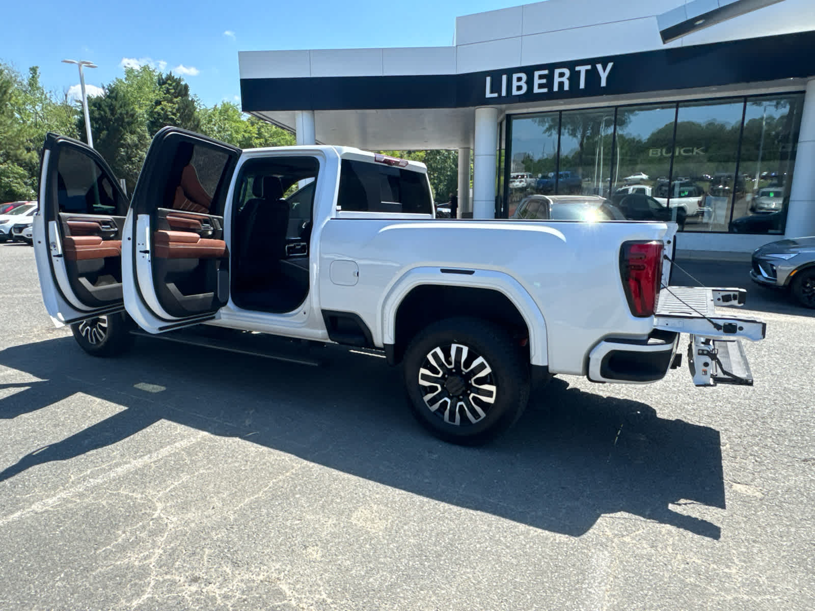 2024 GMC Sierra 3500HD Denali Ultimate