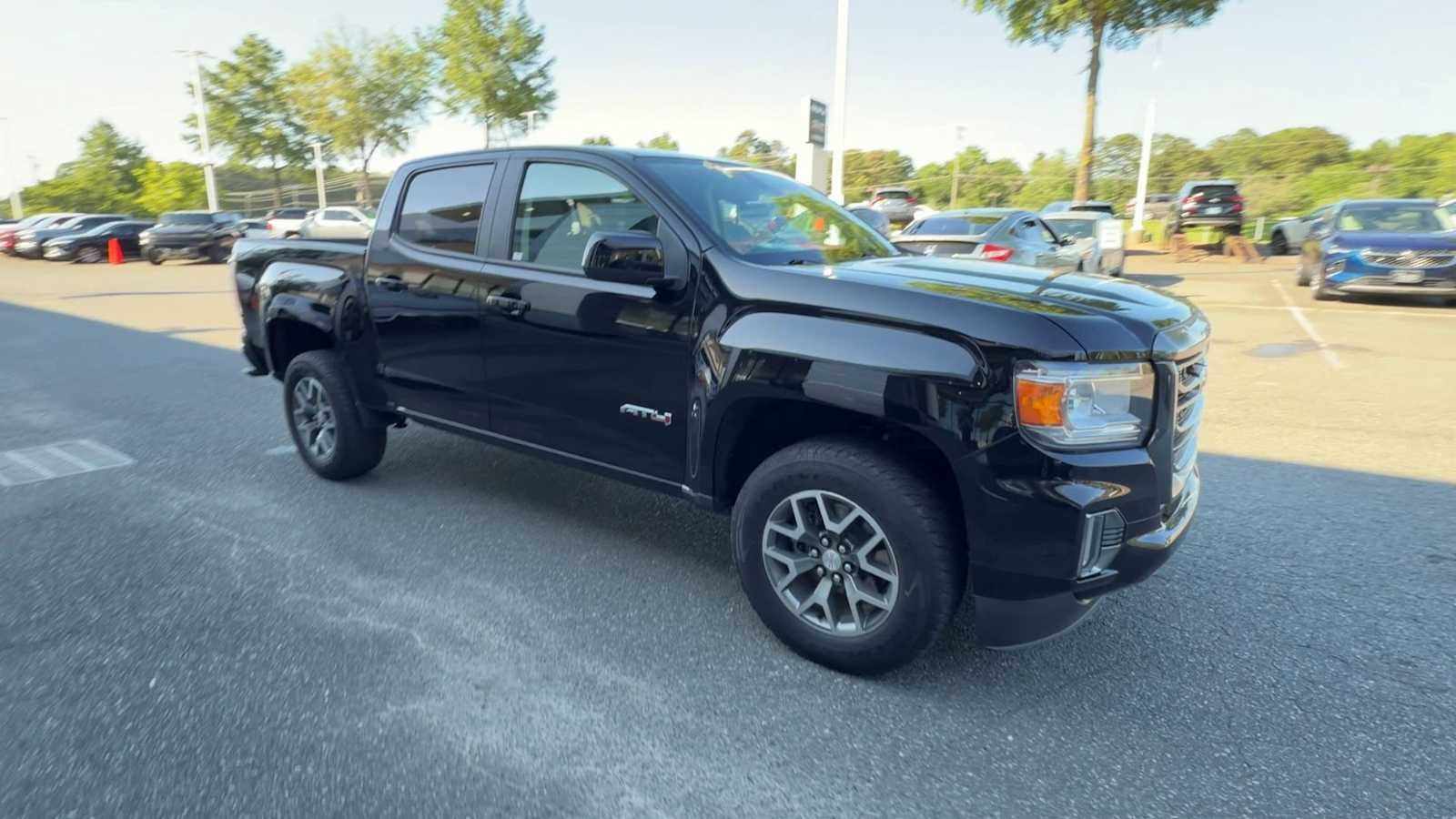 2022 GMC Canyon 4WD AT4 w/Cloth