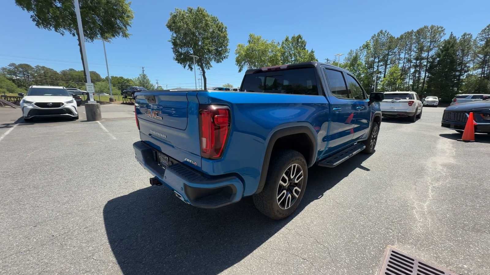 2023 GMC Sierra 1500 AT4