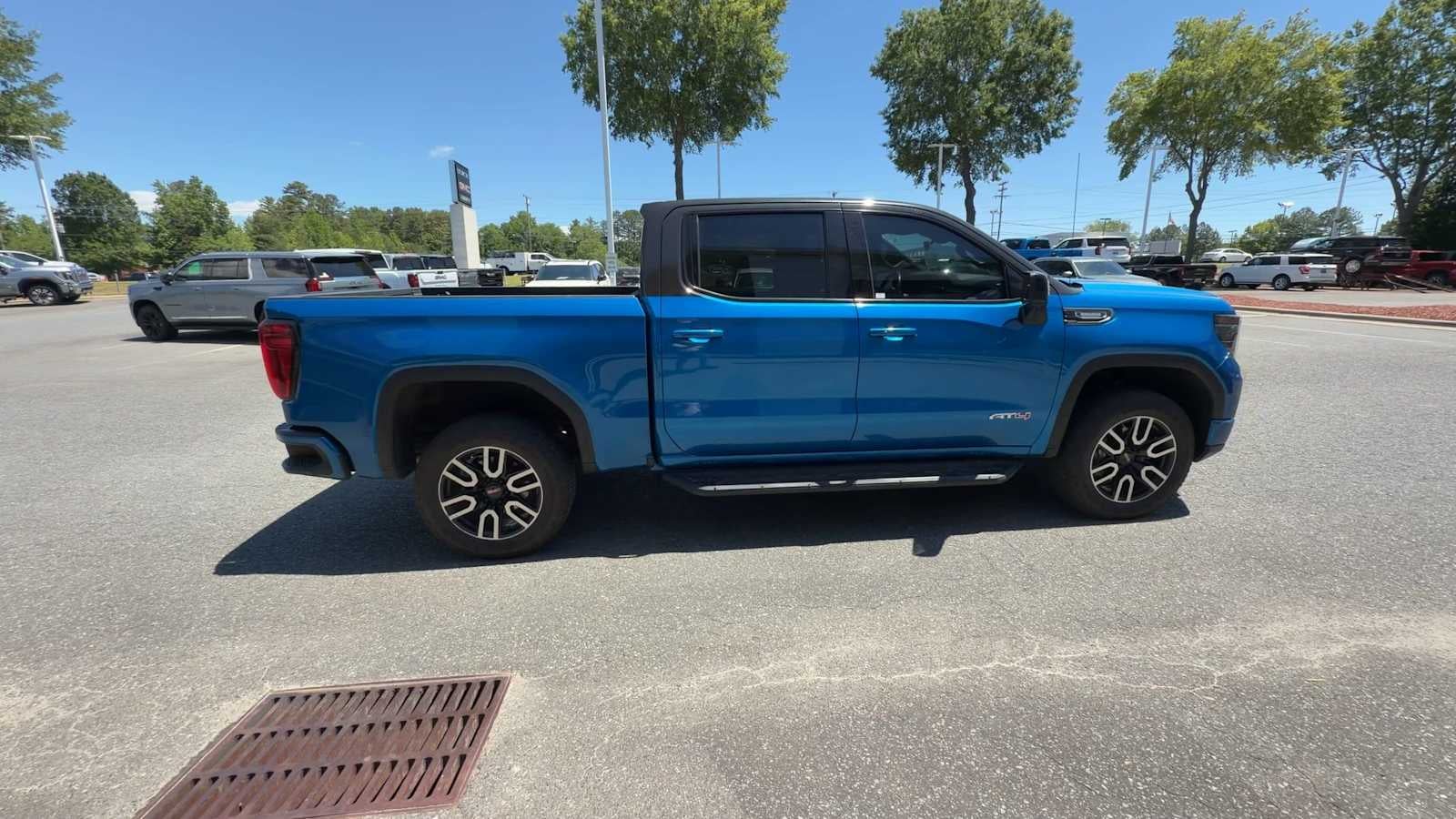 2023 GMC Sierra 1500 AT4