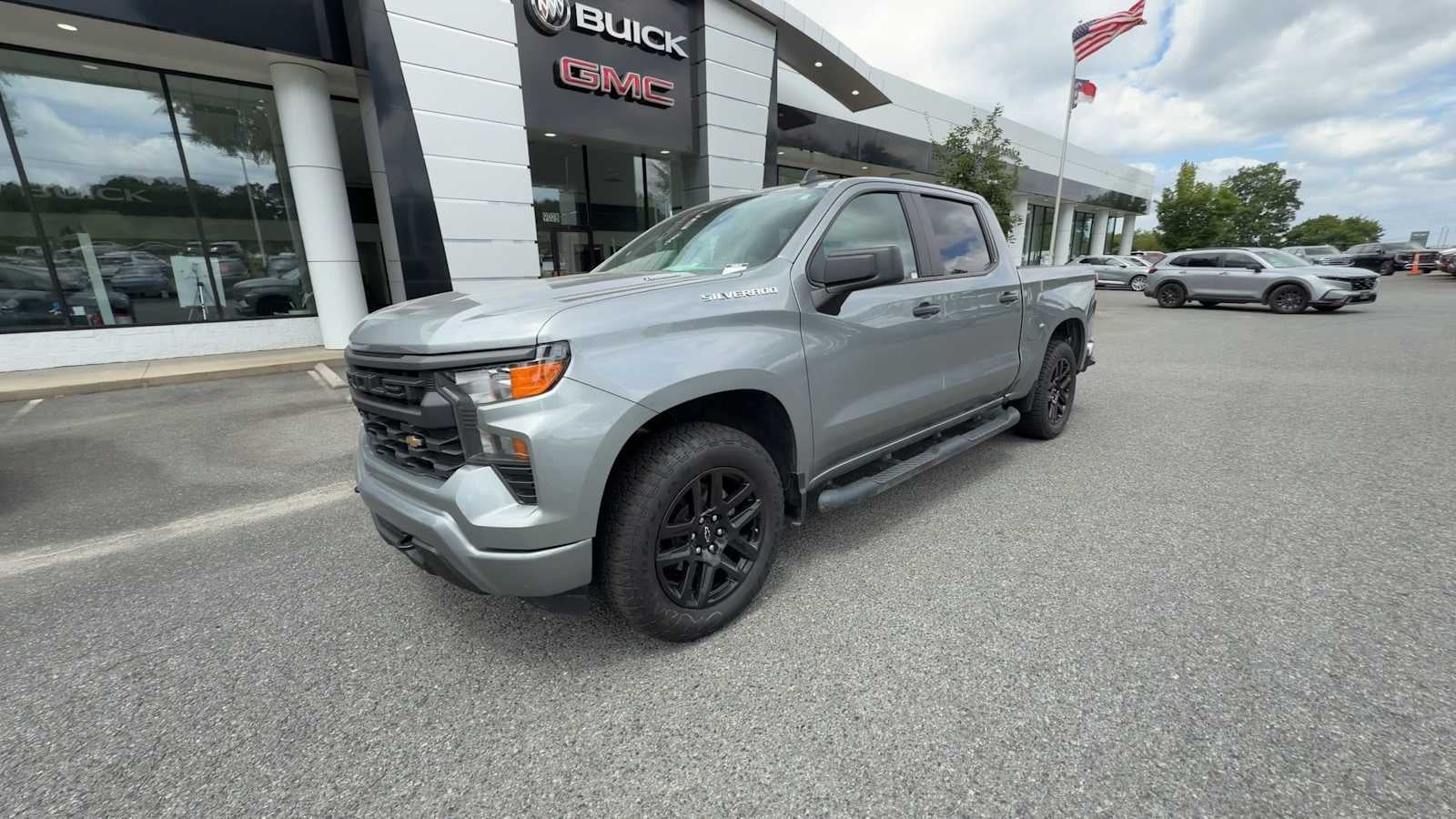 2025 Chevrolet Silverado 1500 Custom