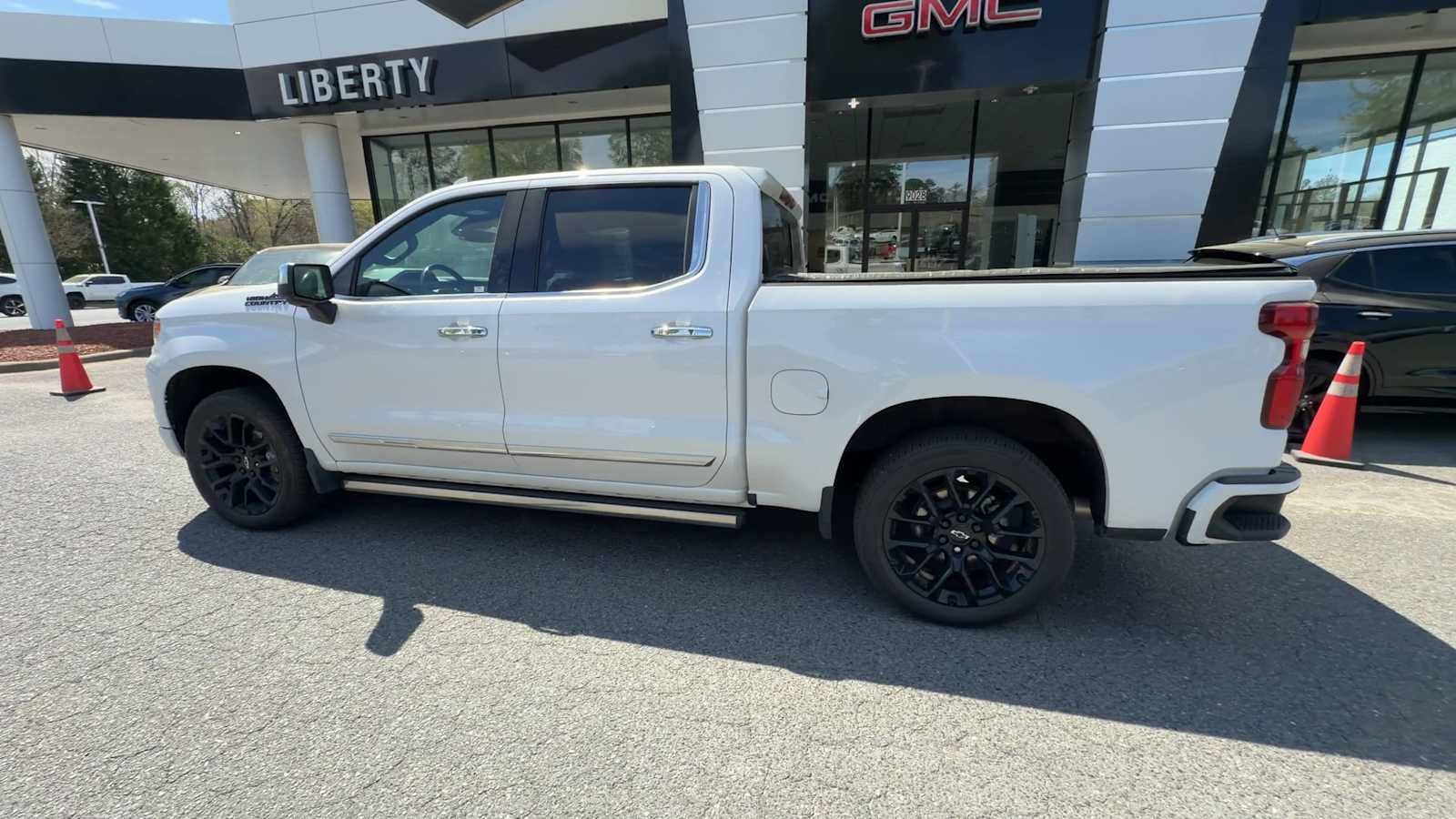 2023 Chevrolet Silverado 1500 High Country