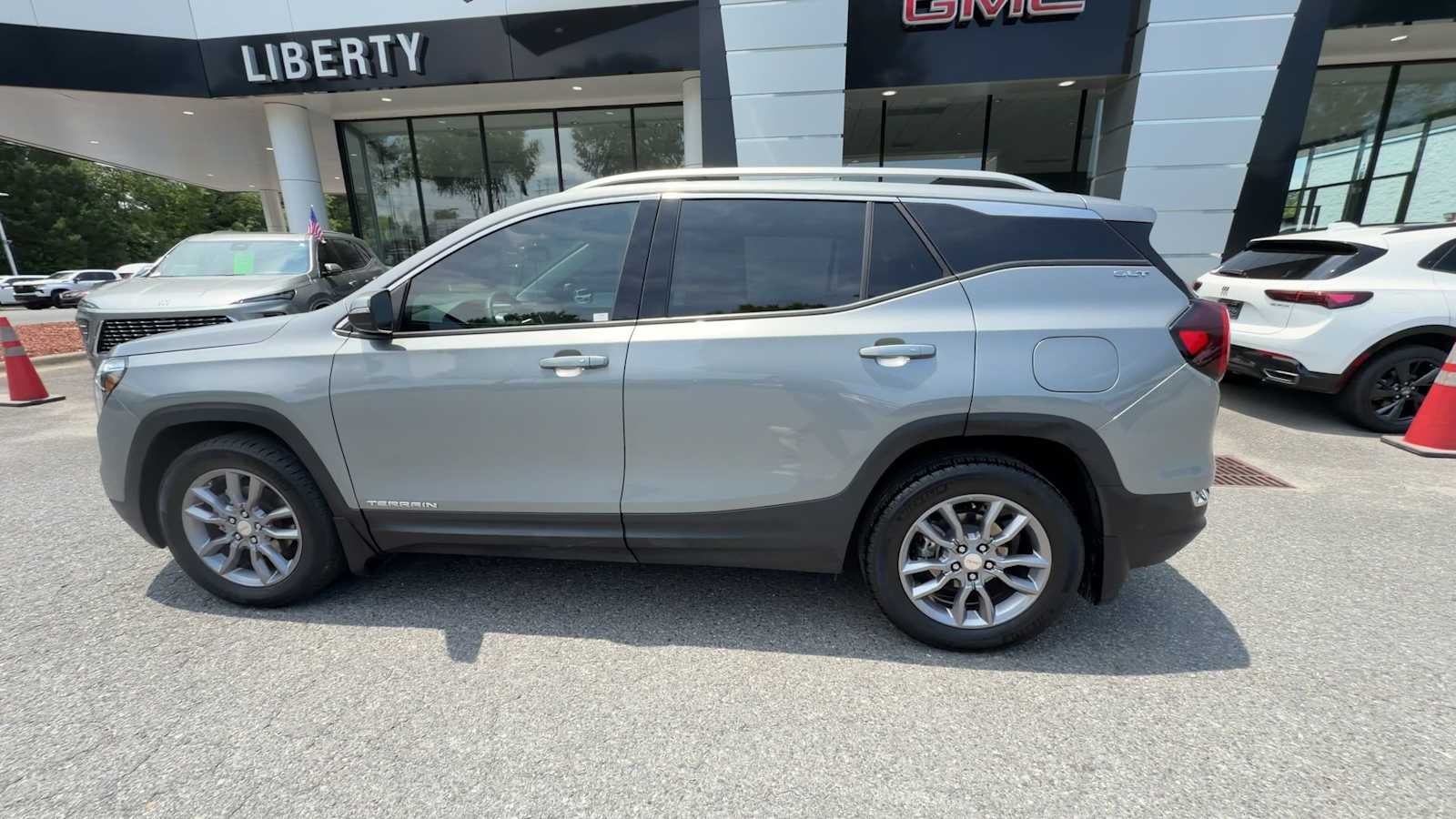 2023 GMC Terrain SLT
