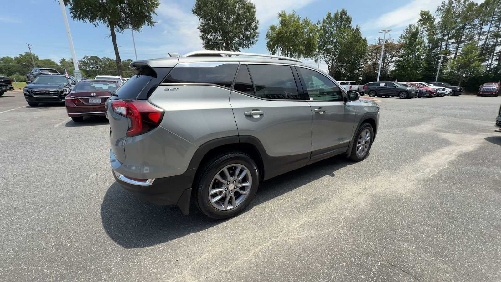2023 GMC Terrain SLT
