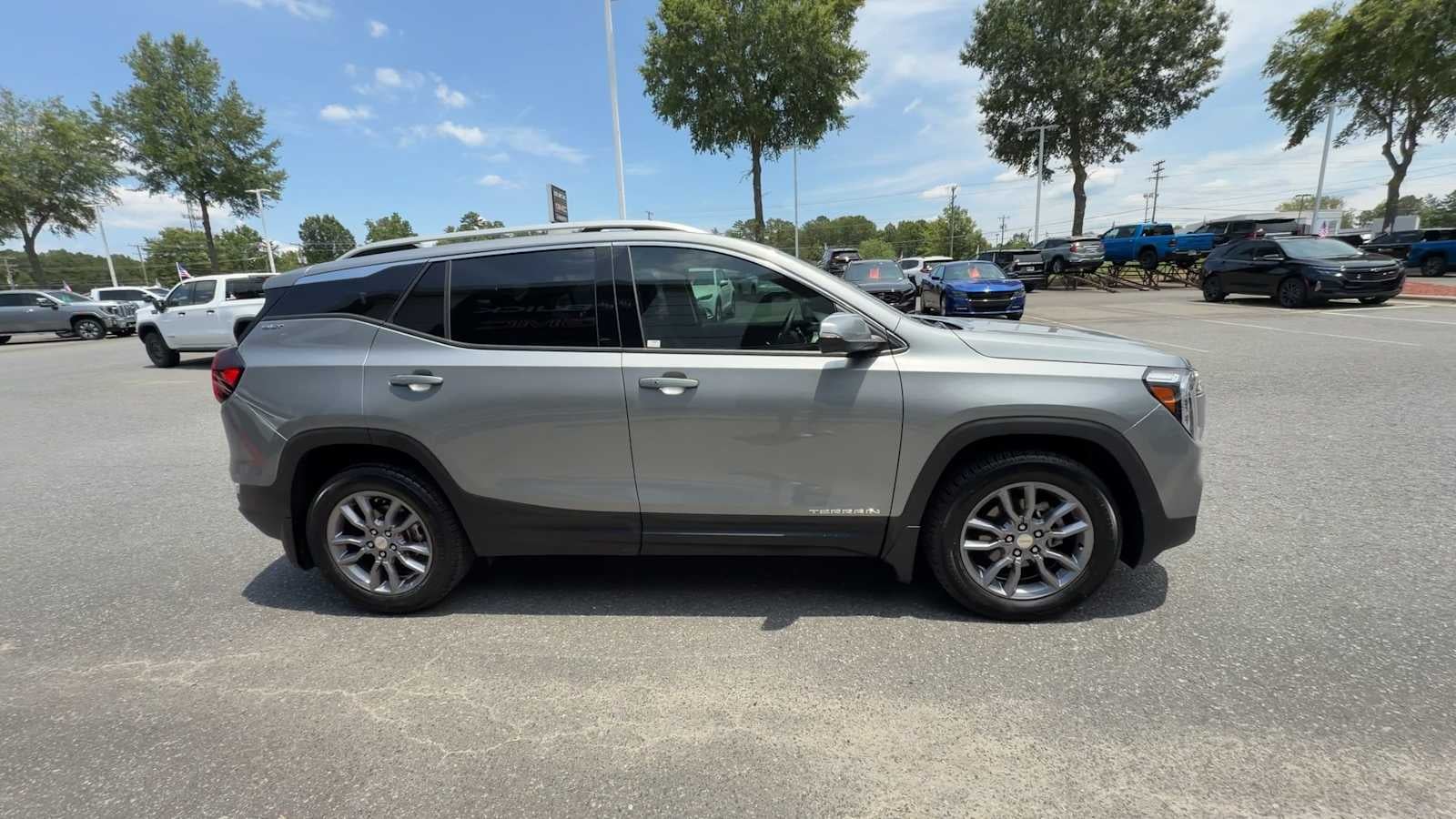 2023 GMC Terrain SLT