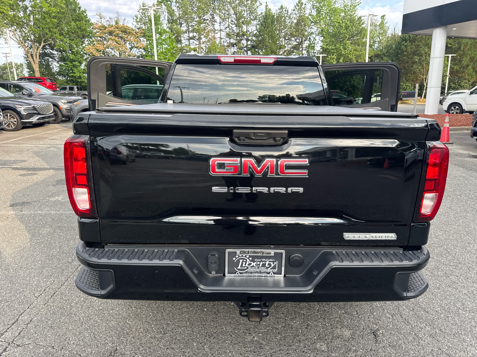 2025 GMC Sierra 1500 Elevation