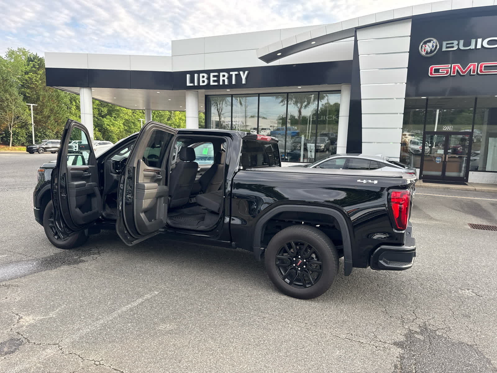 2025 GMC Sierra 1500 Elevation