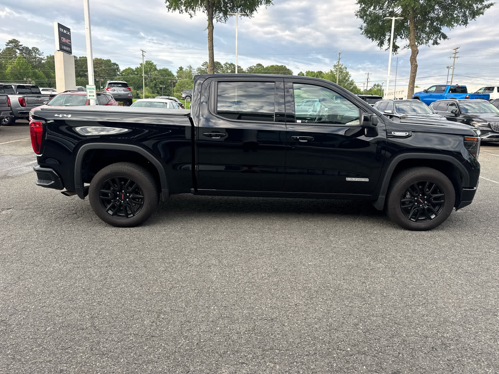 2025 GMC Sierra 1500 Elevation