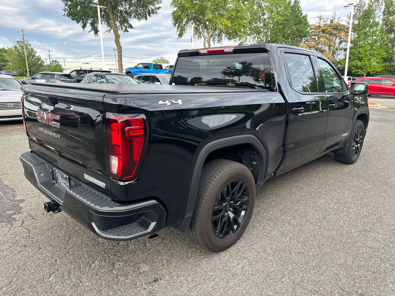 2025 GMC Sierra 1500 Elevation