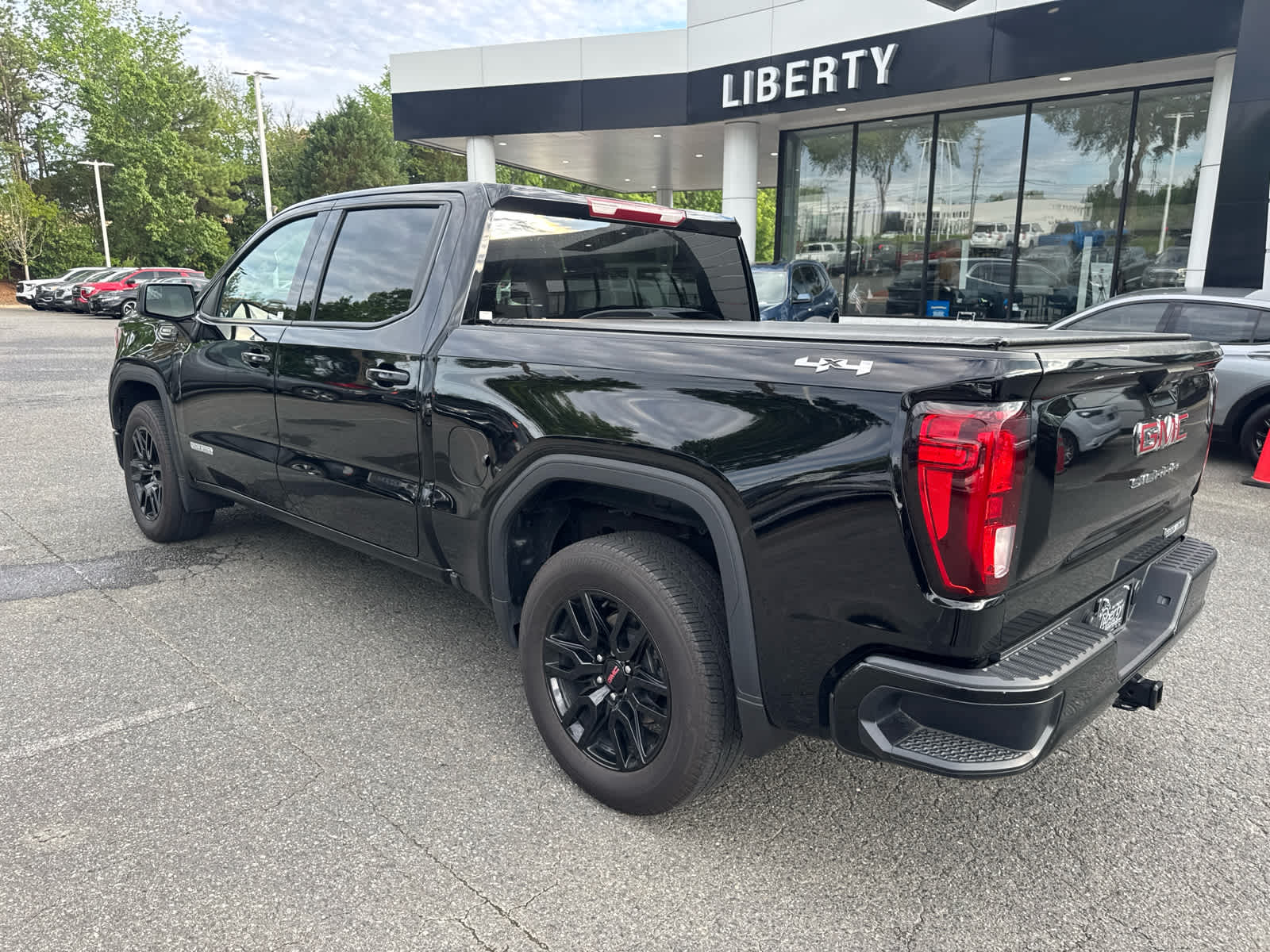 2025 GMC Sierra 1500 Elevation