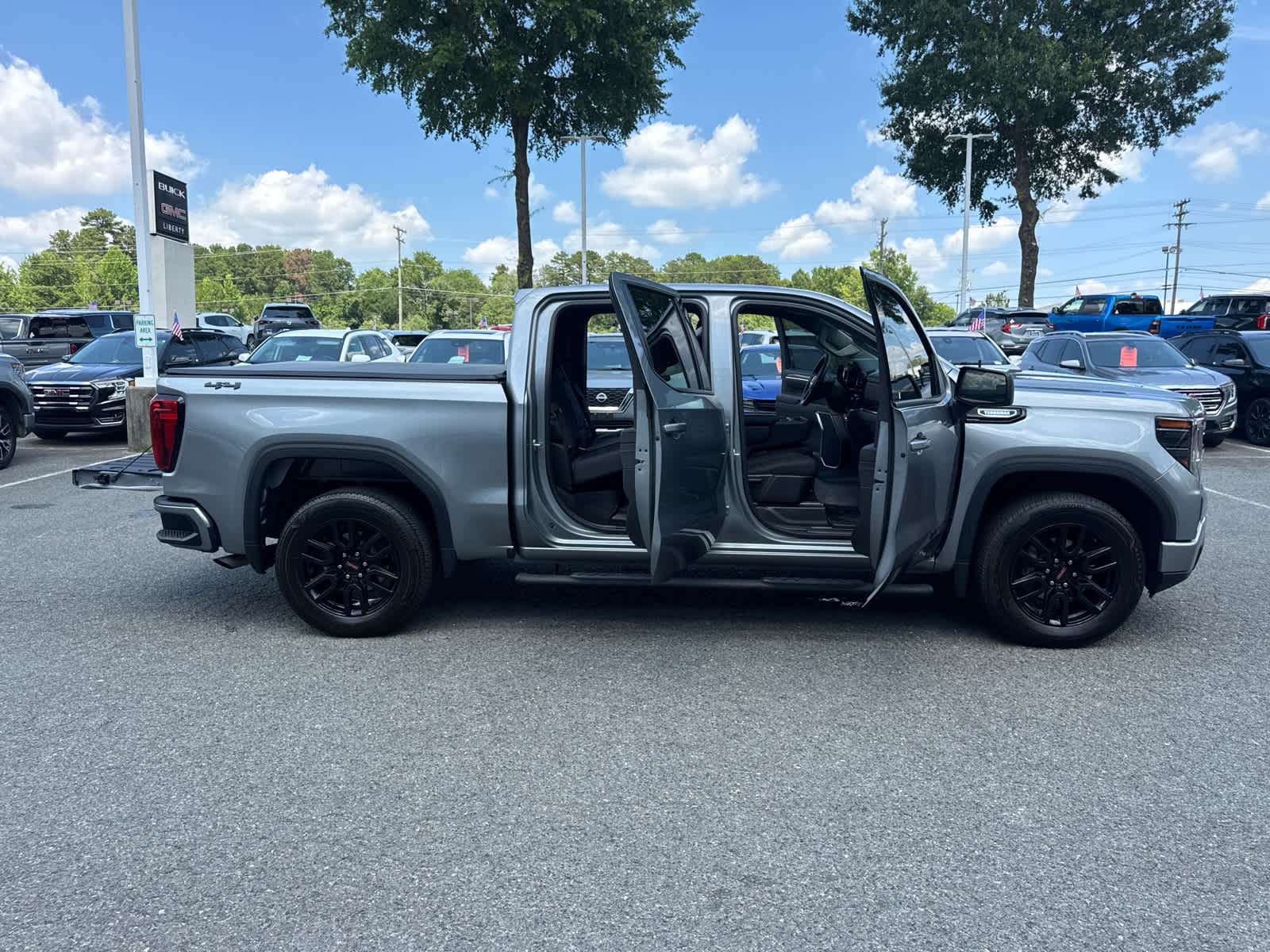 2025 GMC Sierra 1500 Elevation