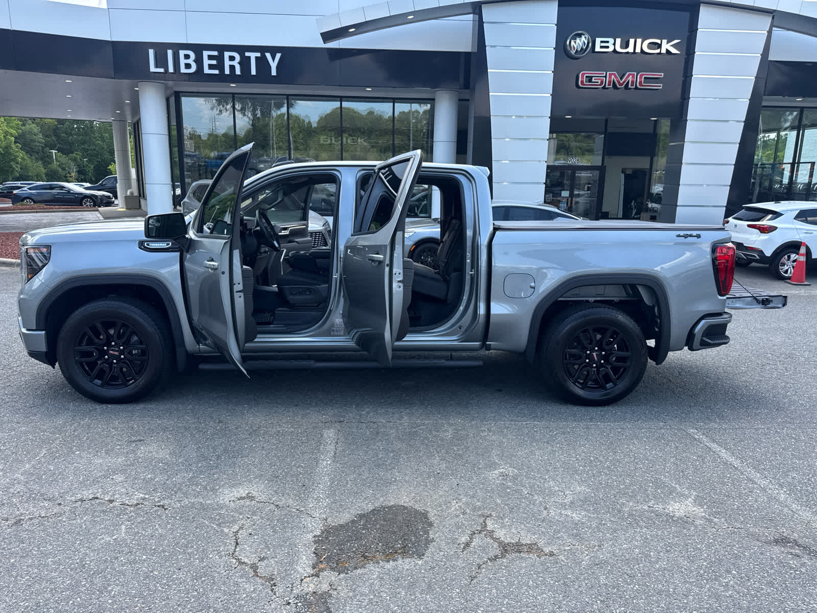 2025 GMC Sierra 1500 Elevation