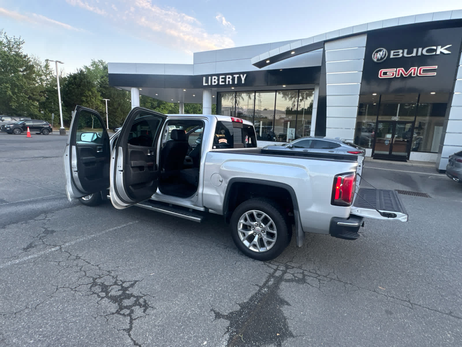 2018 GMC Sierra 1500 SLT