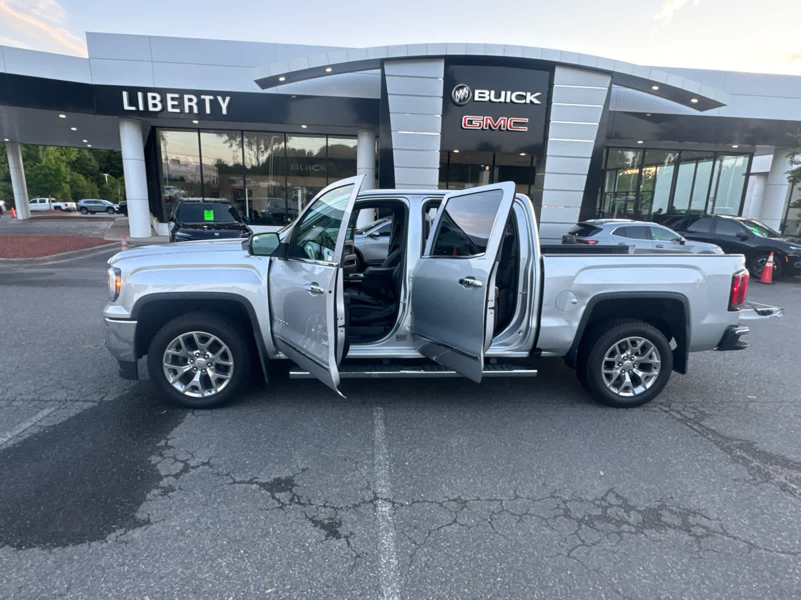 2018 GMC Sierra 1500 SLT