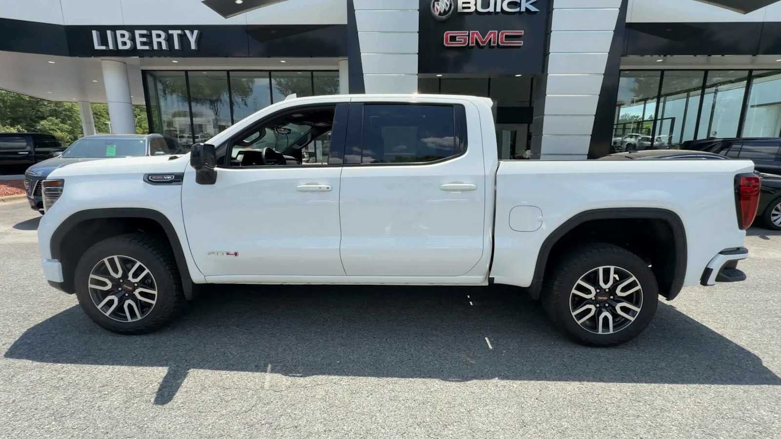 2024 GMC Sierra 1500 AT4