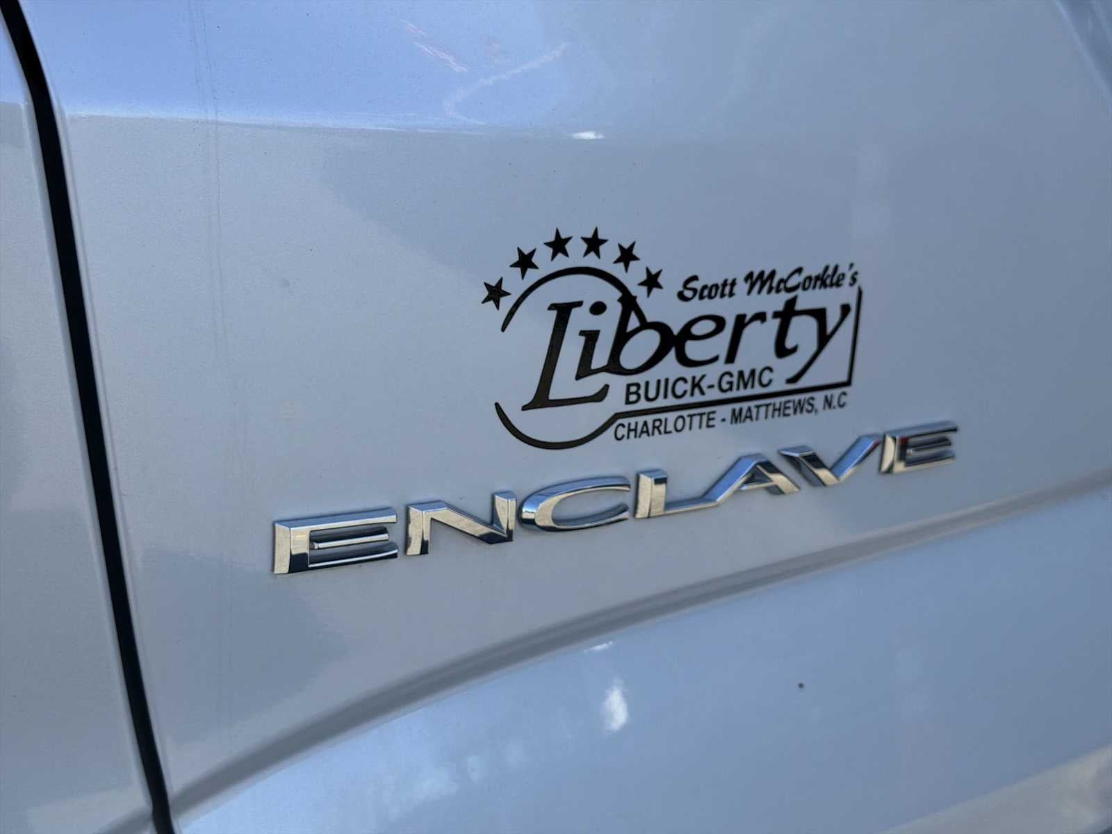 2022 Buick Enclave Essence