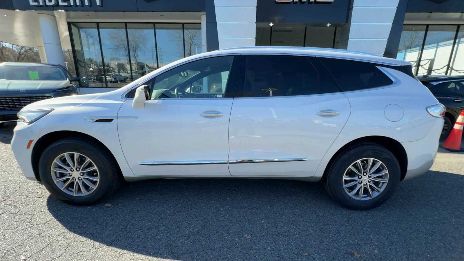 2022 Buick Enclave Essence