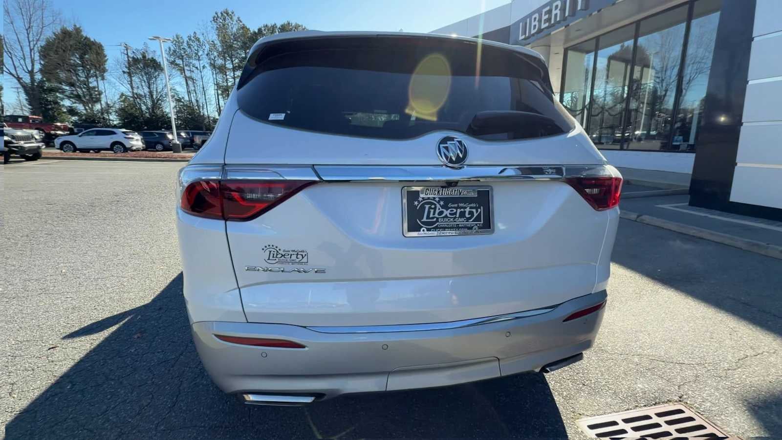 2022 Buick Enclave Essence