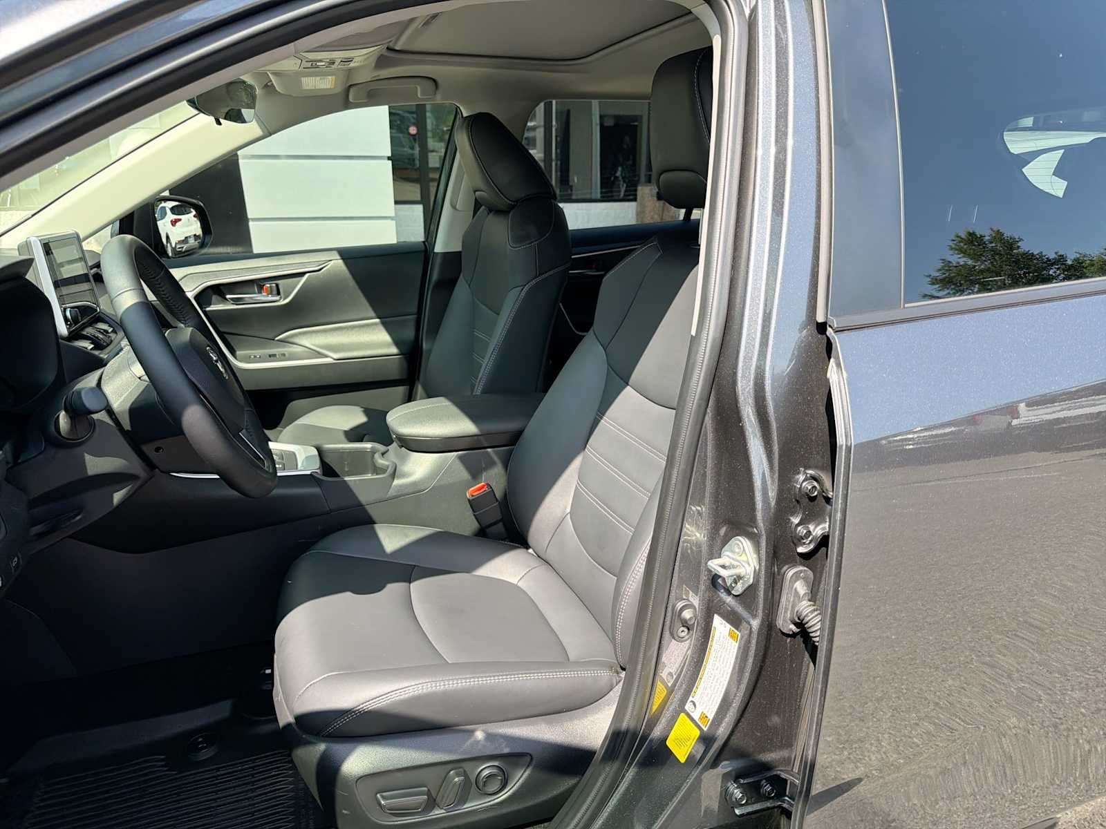 2025 Toyota RAV4 Hybrid XLE Premium
