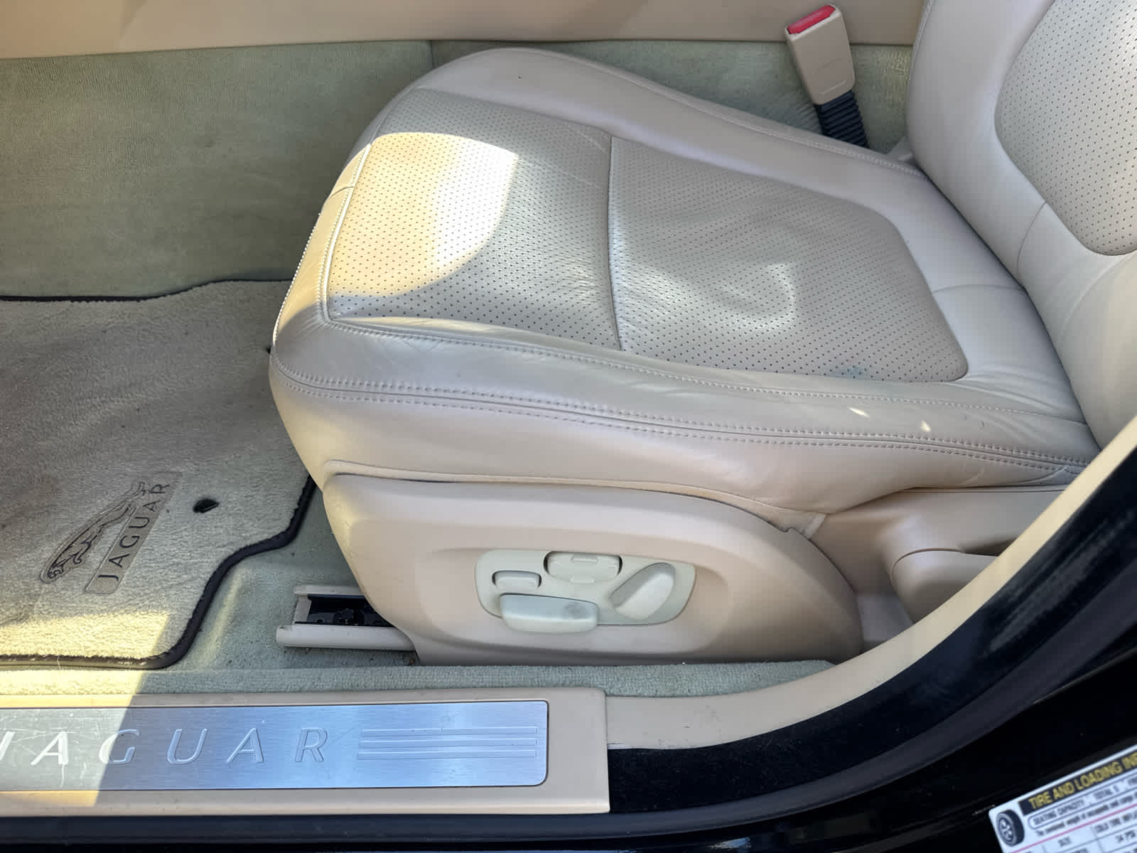 2010 Jaguar XF Portfolio