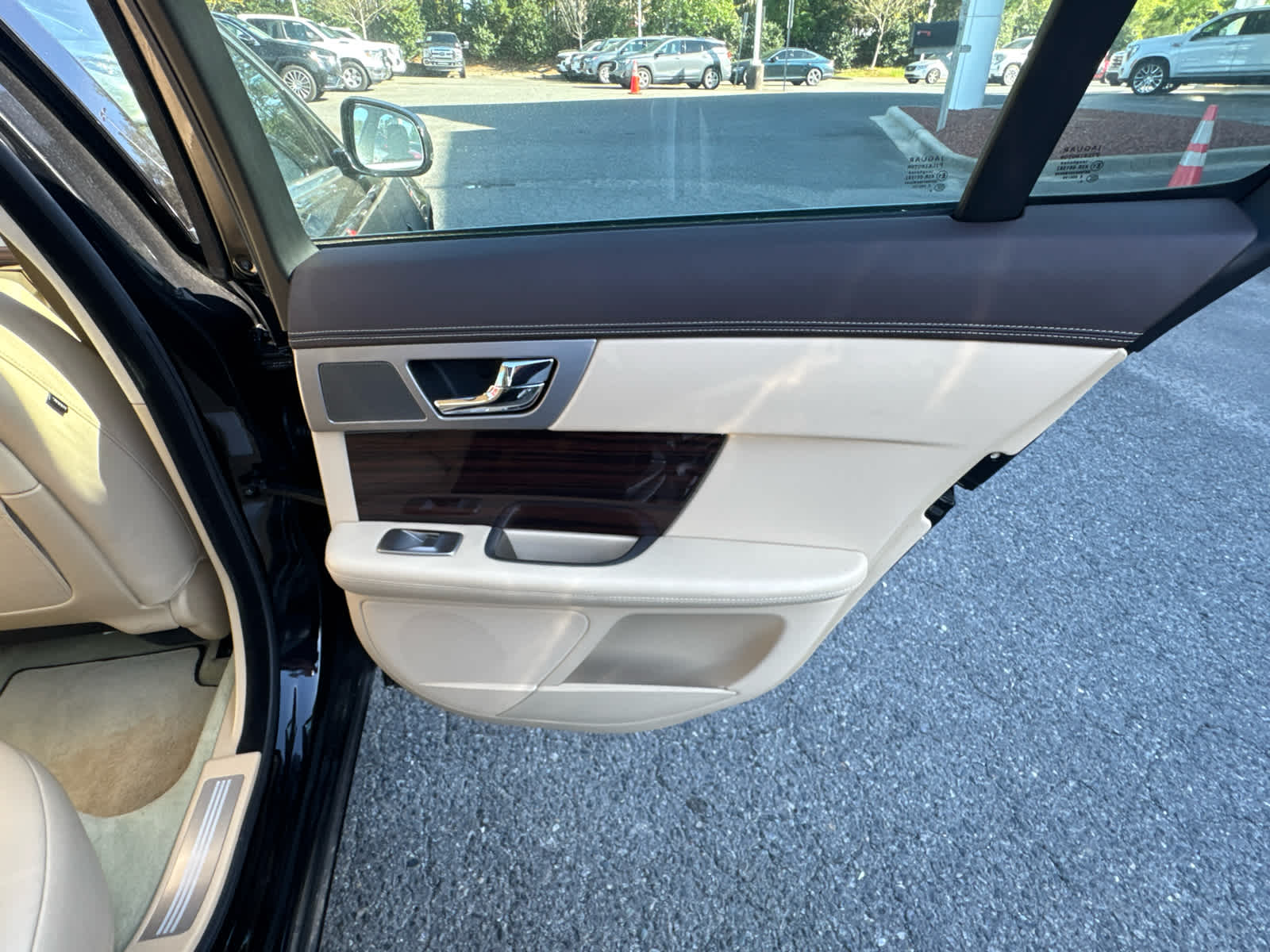 2010 Jaguar XF Portfolio